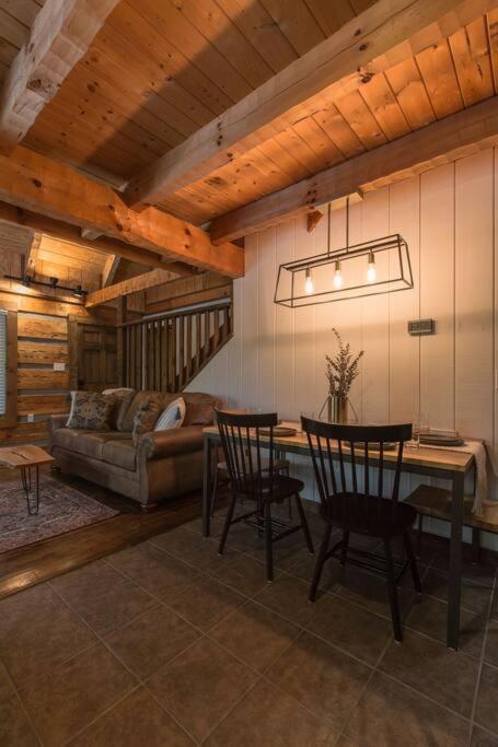 Southern Oak Cabin - Newly Remodeled - Close To All Attractions Сев'єрвілл Екстер'єр фото
