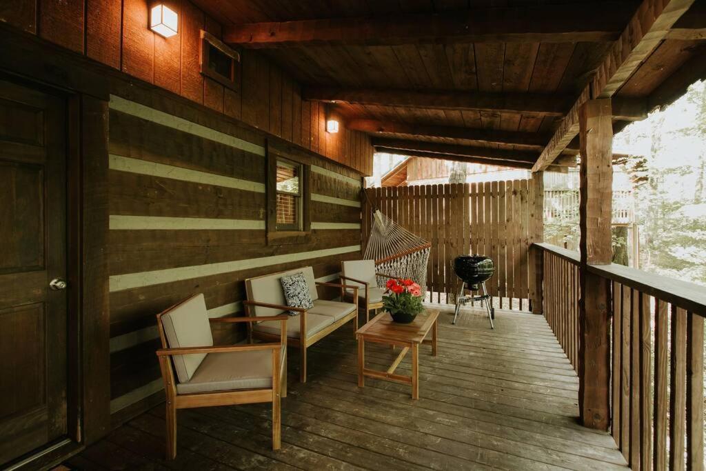 Southern Oak Cabin - Newly Remodeled - Close To All Attractions Сев'єрвілл Екстер'єр фото