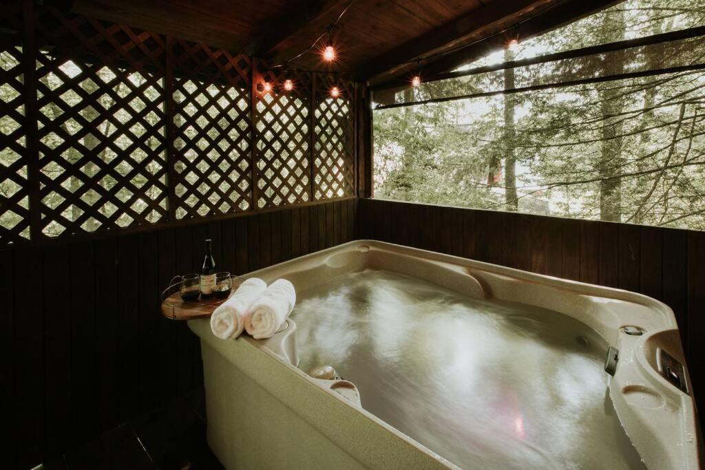 Southern Oak Cabin - Newly Remodeled - Close To All Attractions Сев'єрвілл Екстер'єр фото