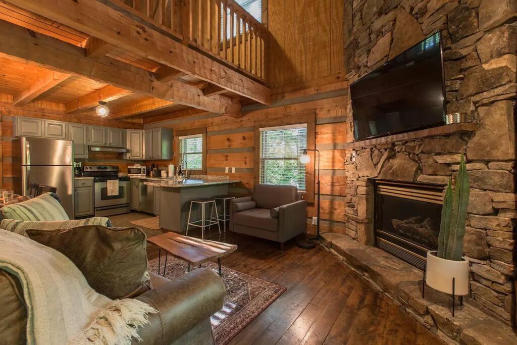 Southern Oak Cabin - Newly Remodeled - Close To All Attractions Сев'єрвілл Екстер'єр фото